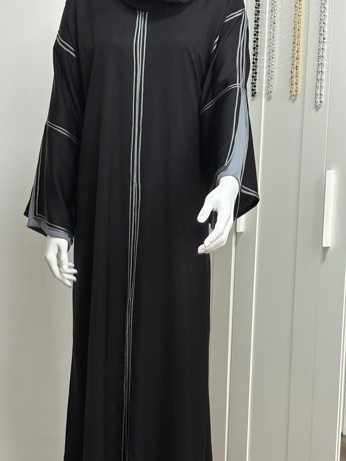 Noor Lines Abaya